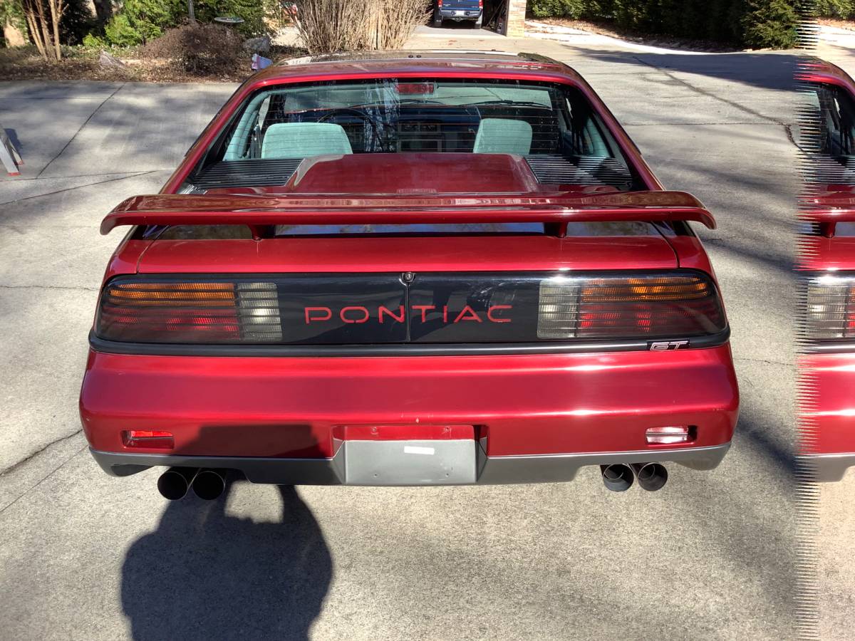 Pontiac-Fiero-gt-1987-1