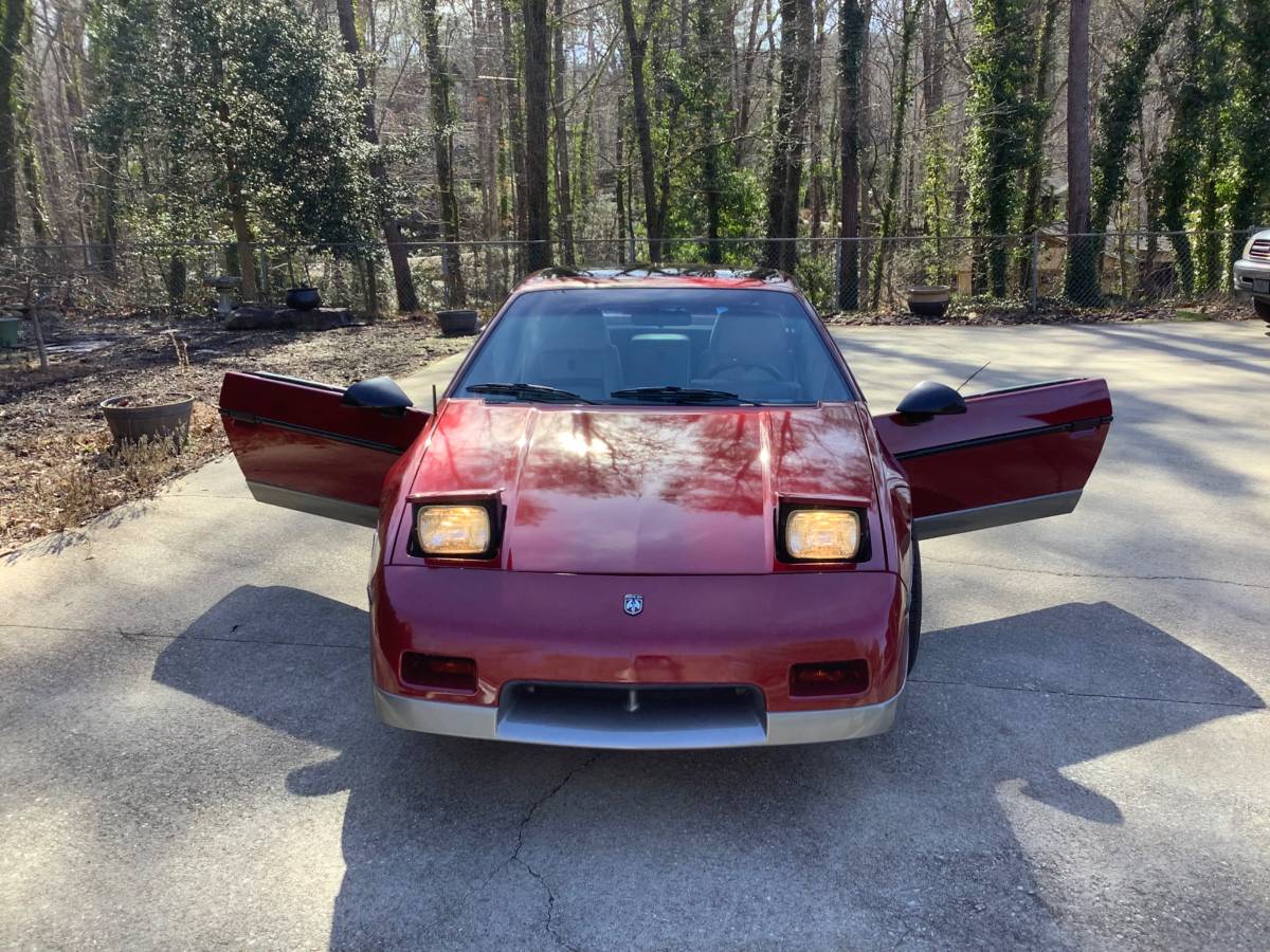 Pontiac-Fiero-gt-1987-4