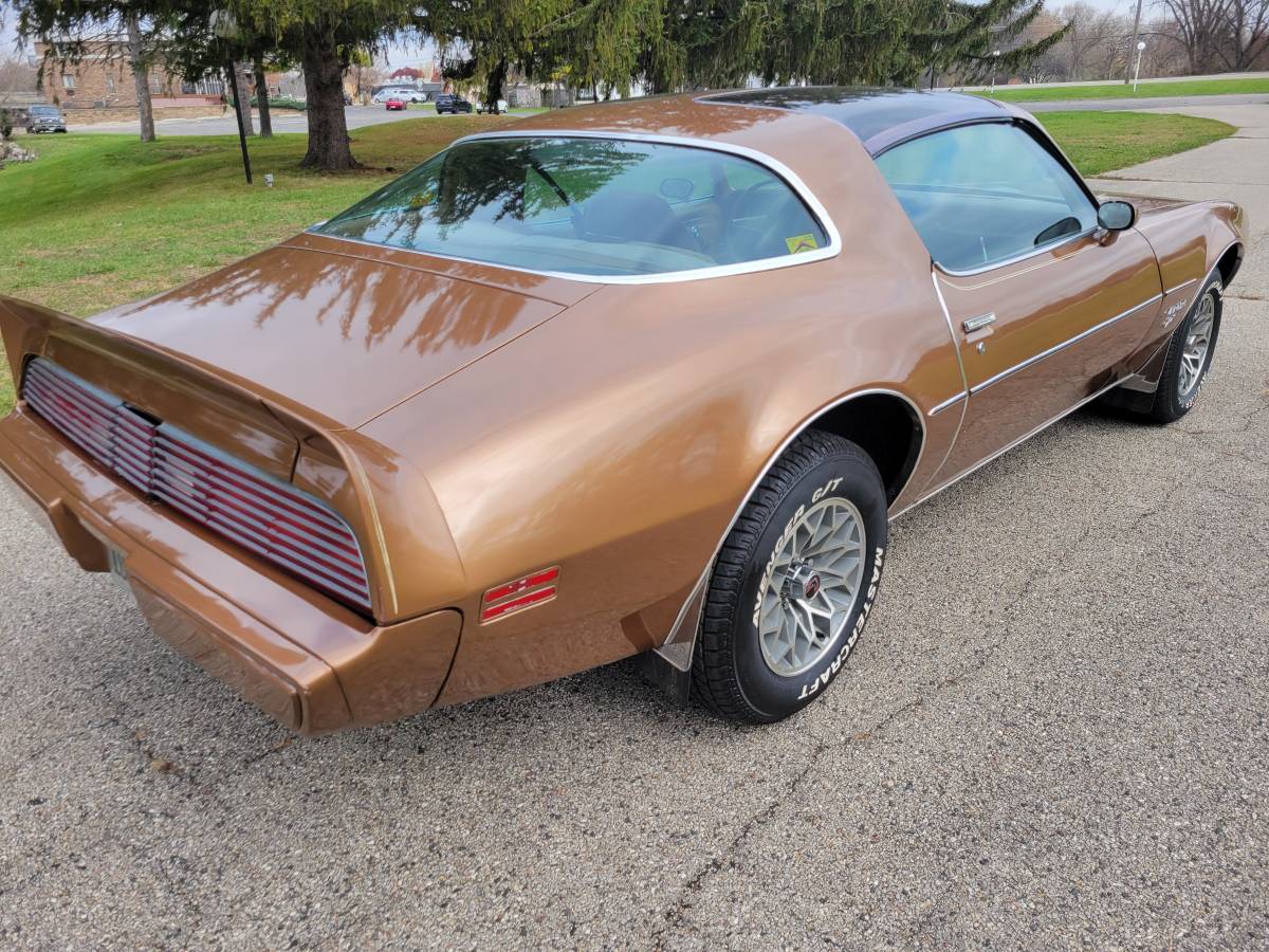 Pontiac-Firebird-1979-3