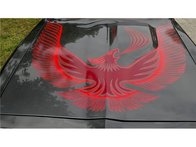 Pontiac-Firebird-1981-21