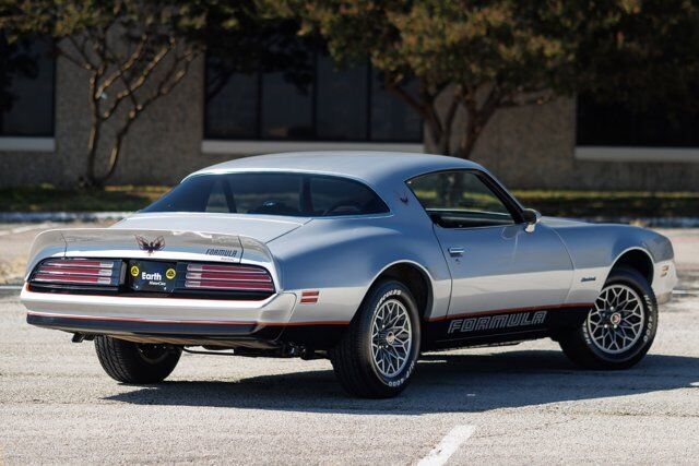 Pontiac-Firebird-Coupe-1977-10