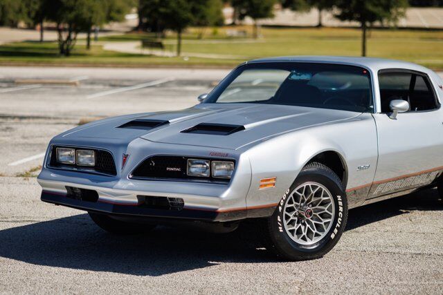 Pontiac-Firebird-Coupe-1977-14