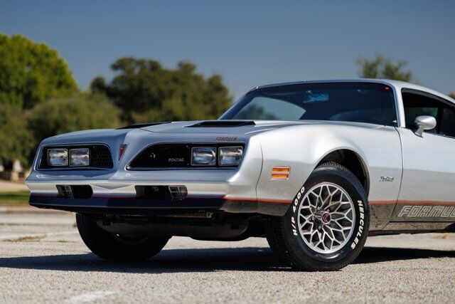 Pontiac-Firebird-Coupe-1977-15