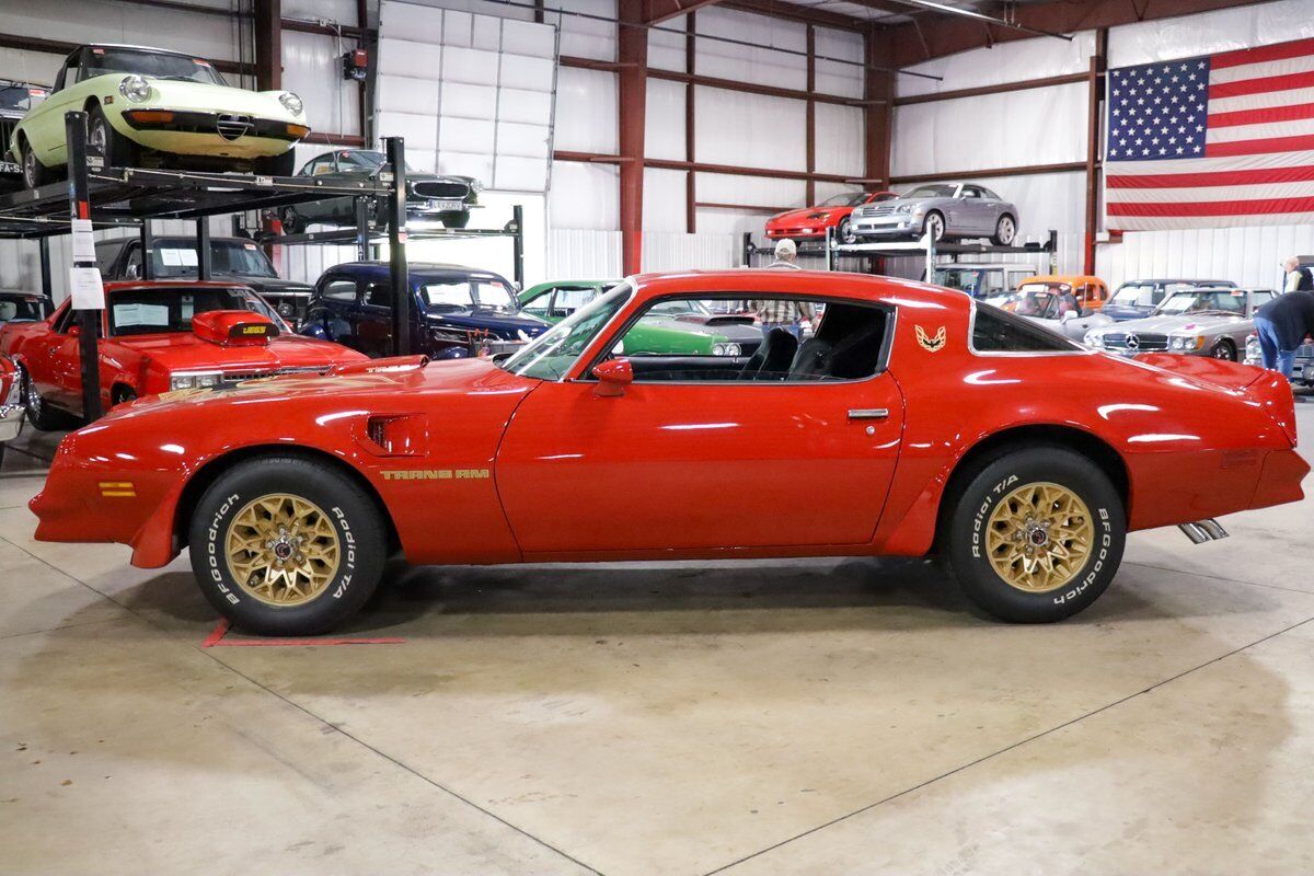 Pontiac-Firebird-Coupe-1977-3