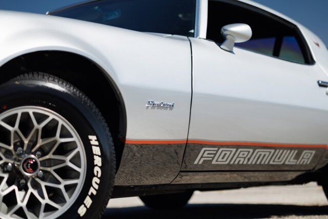 Pontiac-Firebird-Coupe-1977-36