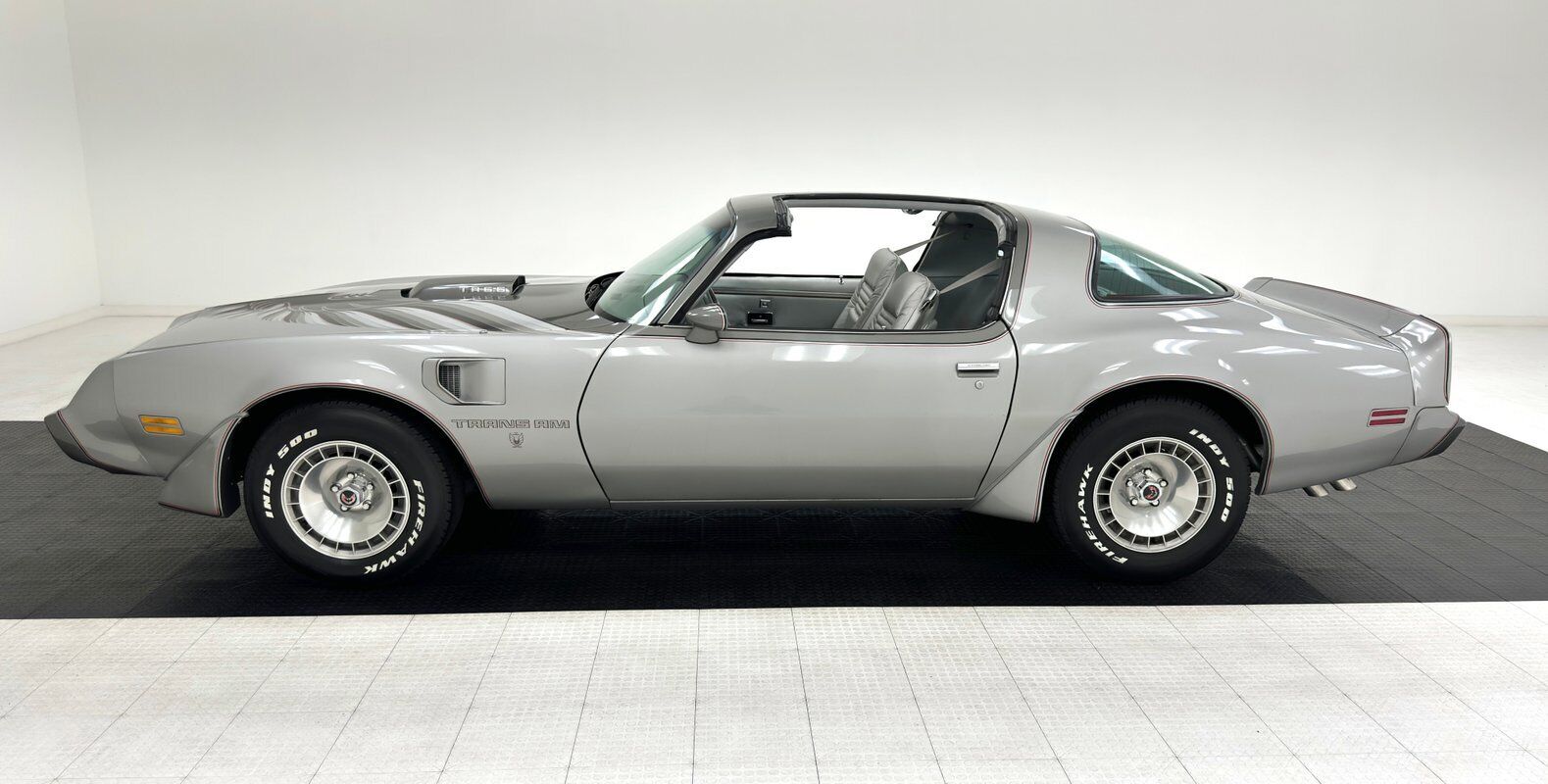 Pontiac-Firebird-Coupe-1979-2