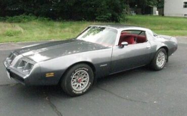 Pontiac-Firebird-Coupe-1981-1