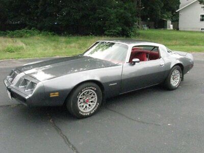 Pontiac-Firebird-Coupe-1981-1