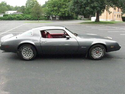 Pontiac-Firebird-Coupe-1981-3