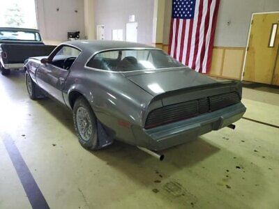 Pontiac-Firebird-Coupe-1981-4