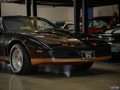 Pontiac-Firebird-Coupe-1982-11