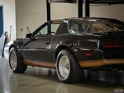 Pontiac-Firebird-Coupe-1982-21