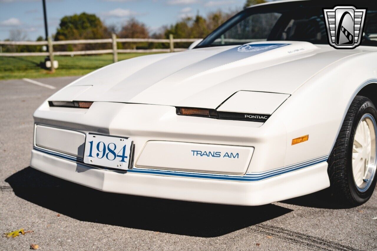 Pontiac-Firebird-Coupe-1984-10