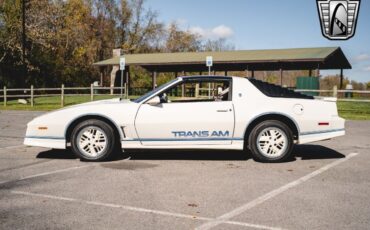 Pontiac-Firebird-Coupe-1984-3