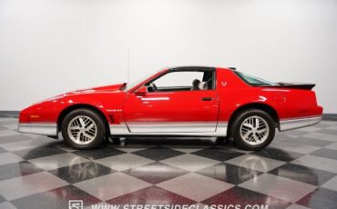 Pontiac-Firebird-Coupe-1986-2