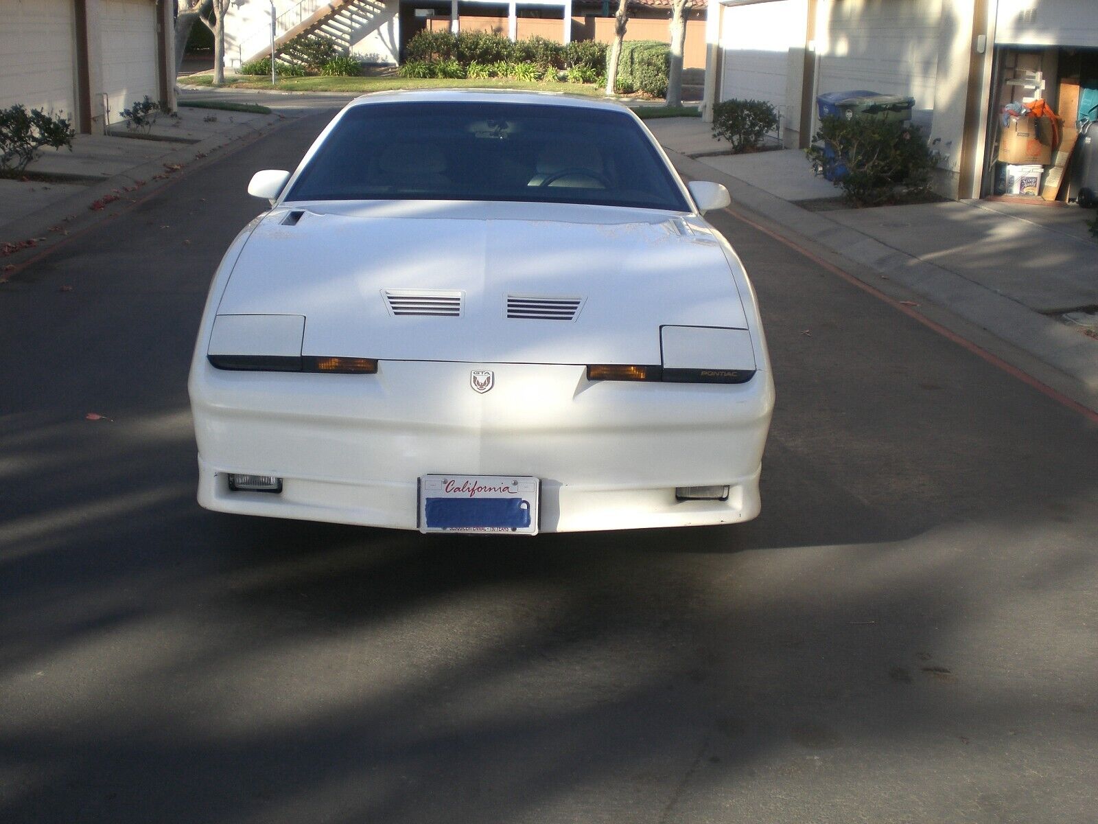 Pontiac-Firebird-Coupe-1987-2