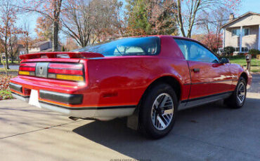 Pontiac-Firebird-Coupe-1988-7