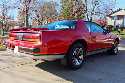 Pontiac-Firebird-Coupe-1988-7