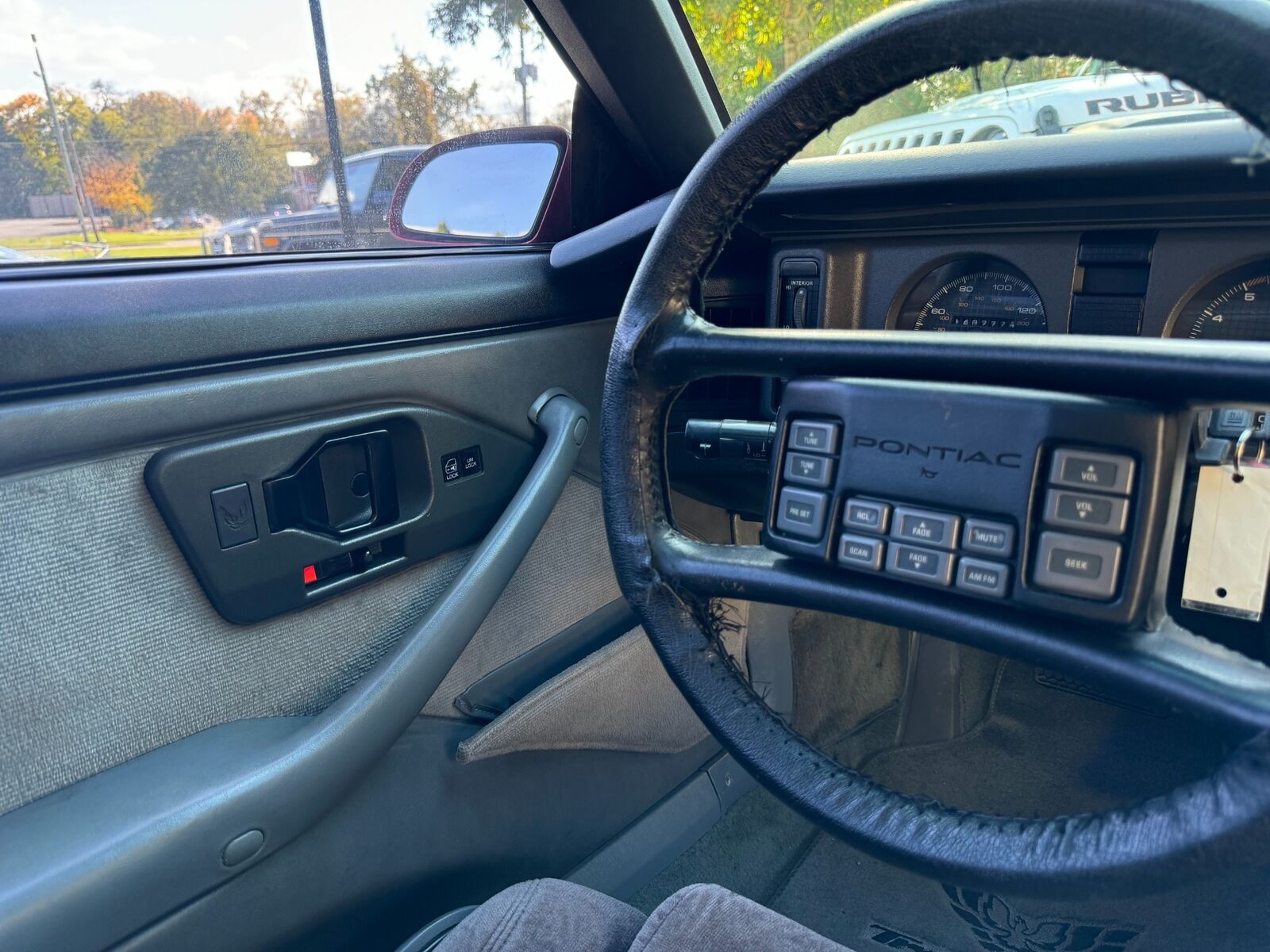 Pontiac-Firebird-Coupe-1989-33