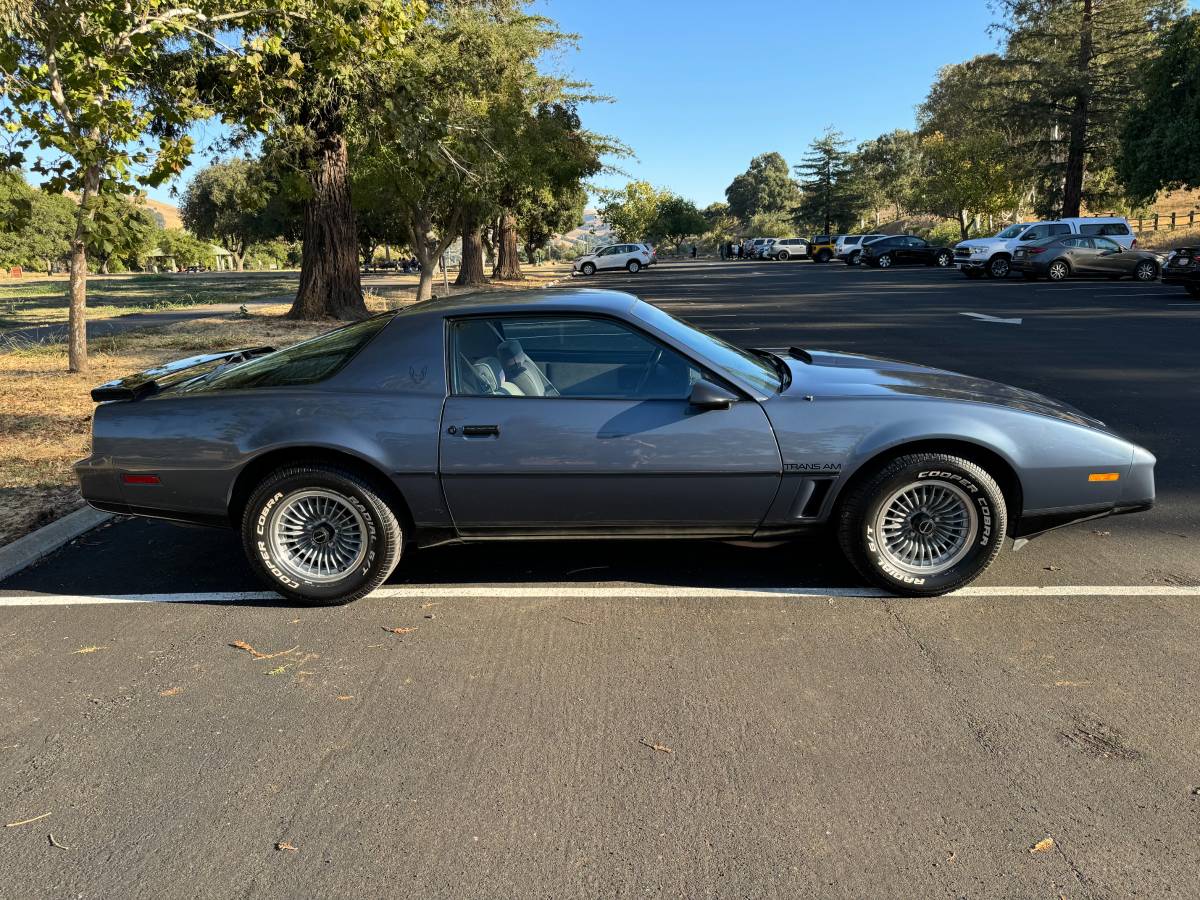 Pontiac-Firebird-trans-am-1983-2