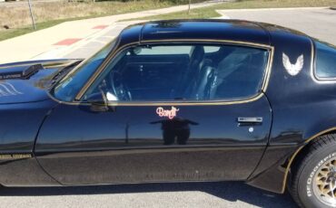 Pontiac-Firebird-transam-1981-10