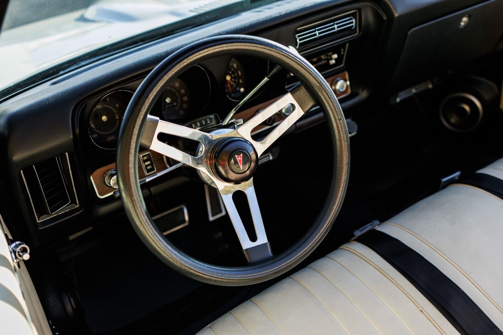 Pontiac-GTO-Cabriolet-1969-20