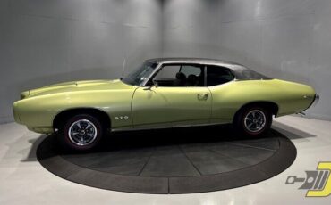 Pontiac-GTO-Coupe-1969-1