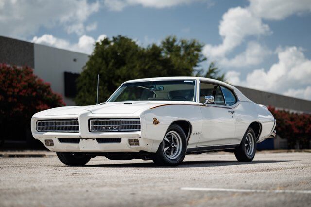 Pontiac-GTO-Coupe-1969-1