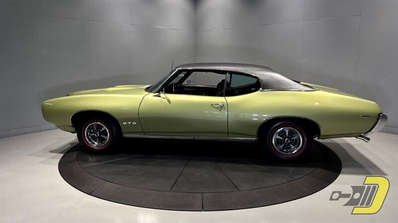 Pontiac-GTO-Coupe-1969-2