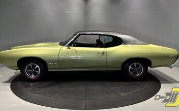 Pontiac-GTO-Coupe-1969-32