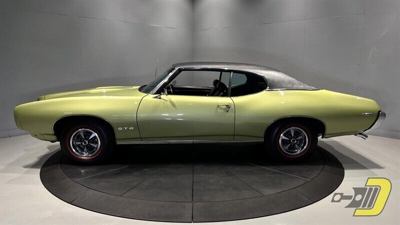 Pontiac-GTO-Coupe-1969-32