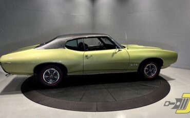 Pontiac-GTO-Coupe-1969-9