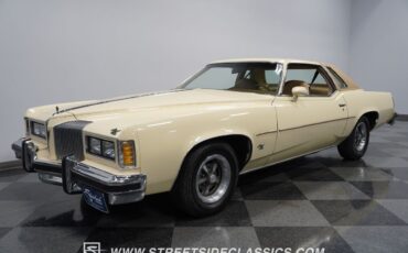 Pontiac-Grand-Prix-Coupe-1976-5