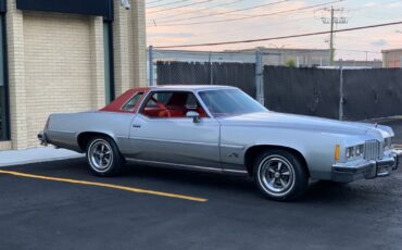 Pontiac-Grand-Prix-Coupe-1977-3