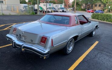 Pontiac-Grand-Prix-Coupe-1977-6