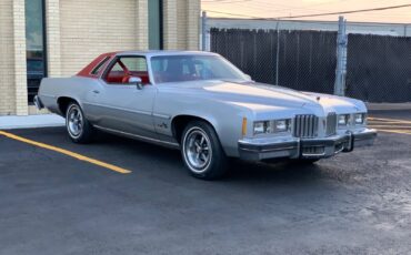 Pontiac-Grand-Prix-Coupe-1977-9