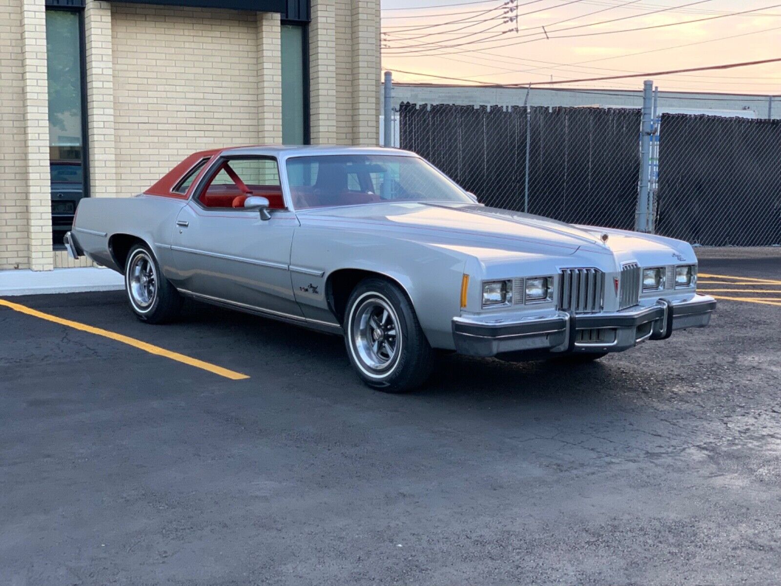 Pontiac-Grand-Prix-Coupe-1977-9