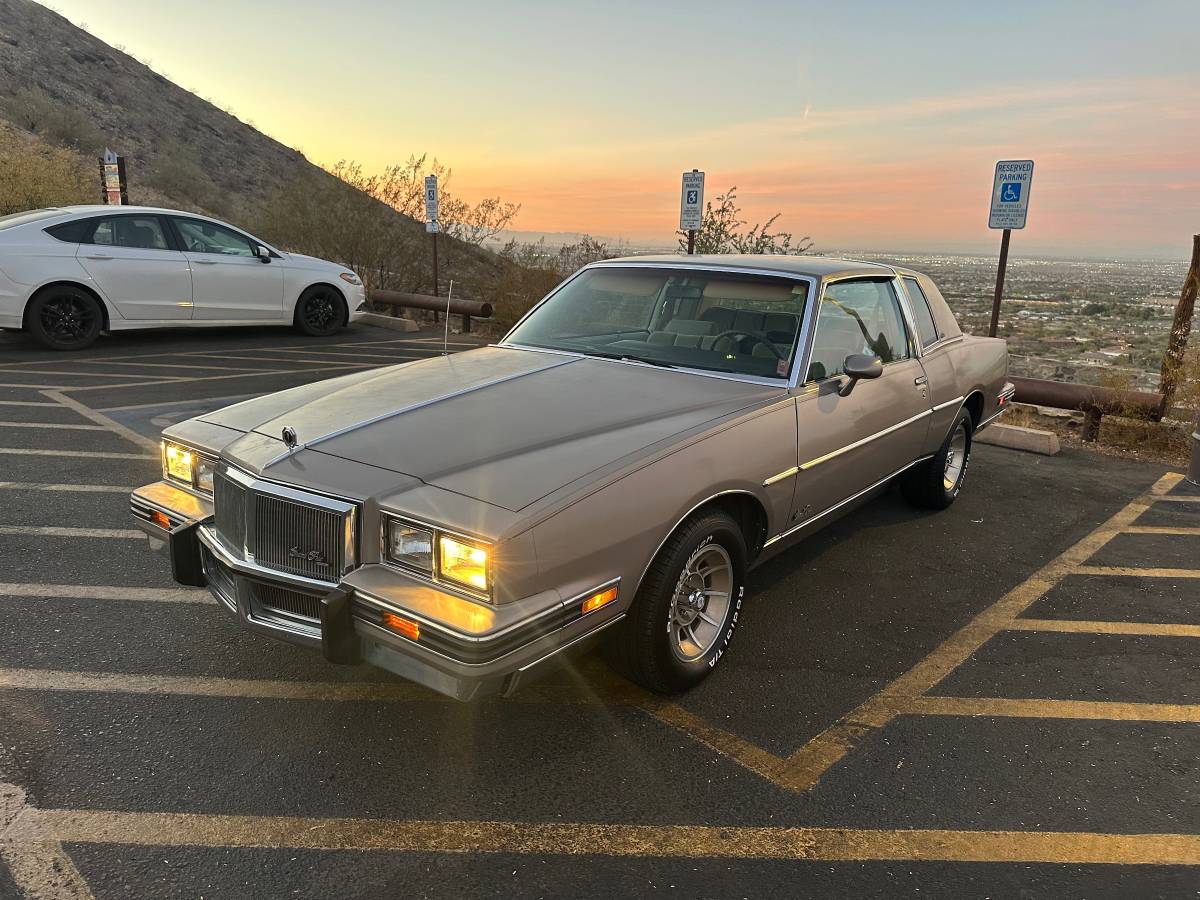 Pontiac-Grand-prix-1984-16