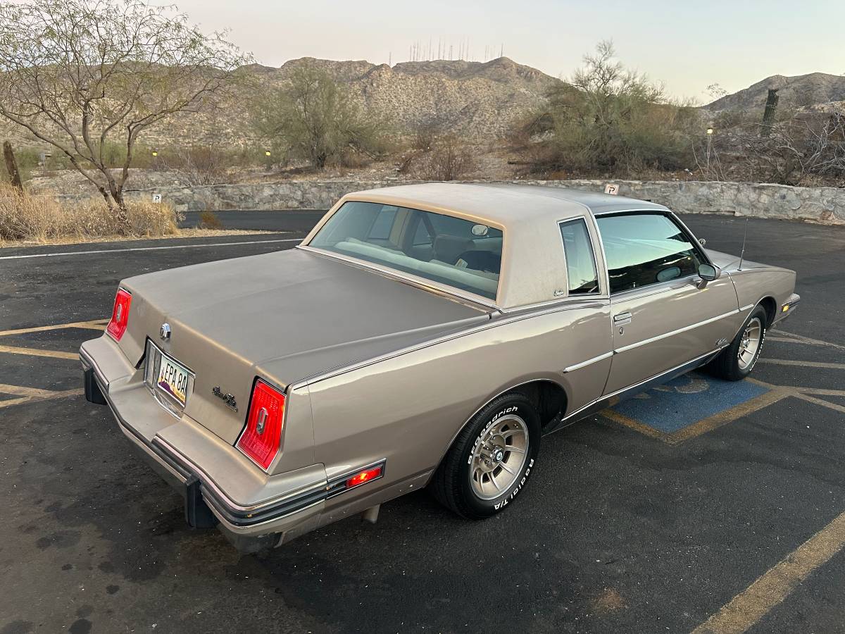 Pontiac-Grand-prix-1984-2