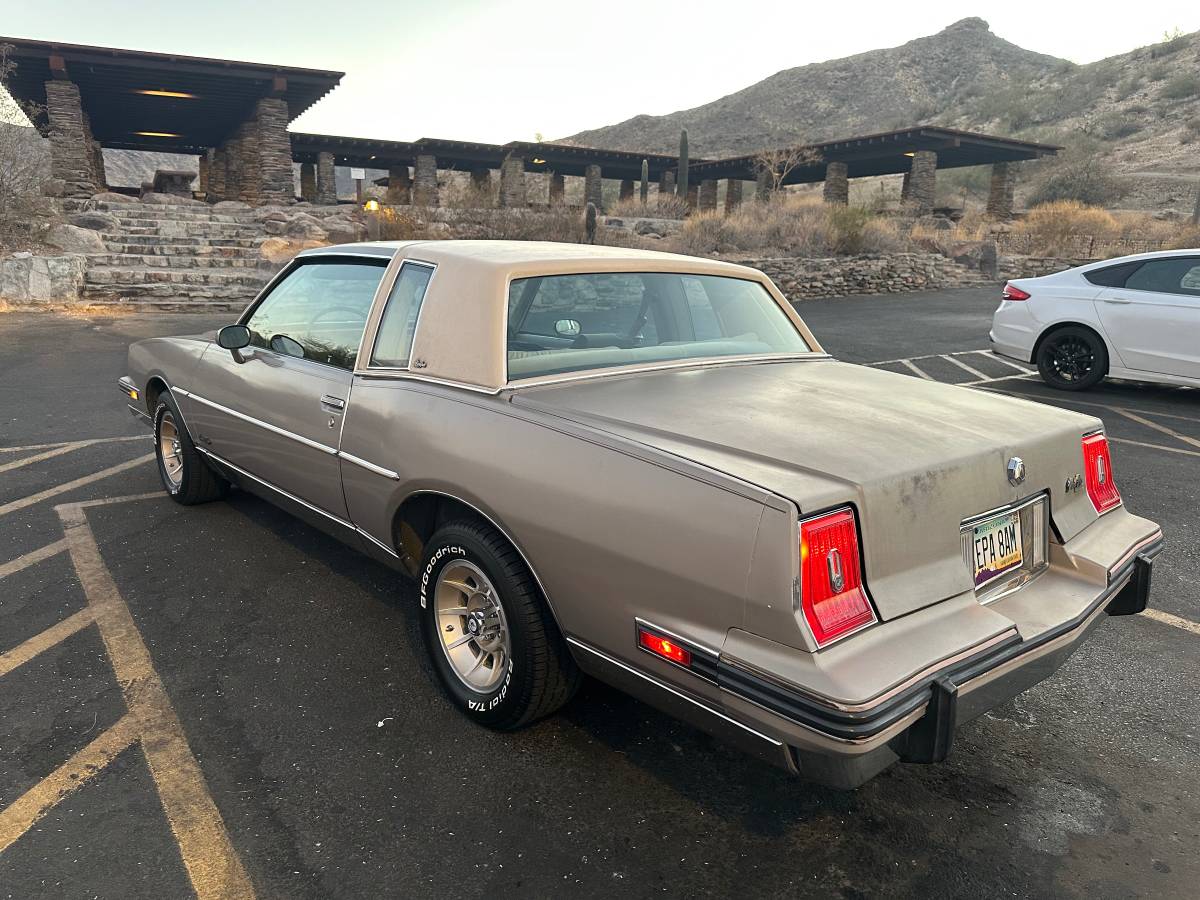 Pontiac-Grand-prix-1984-4