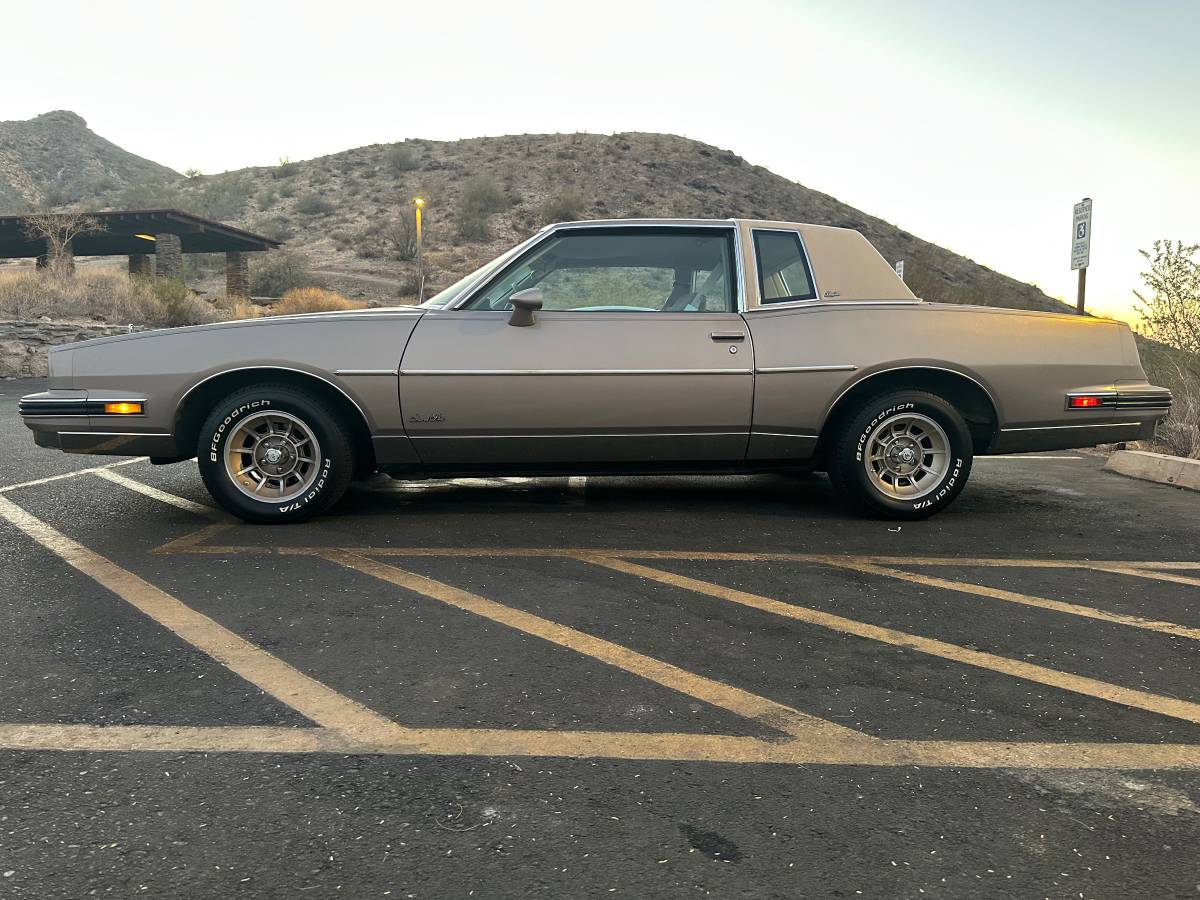 Pontiac-Grand-prix-1984-6