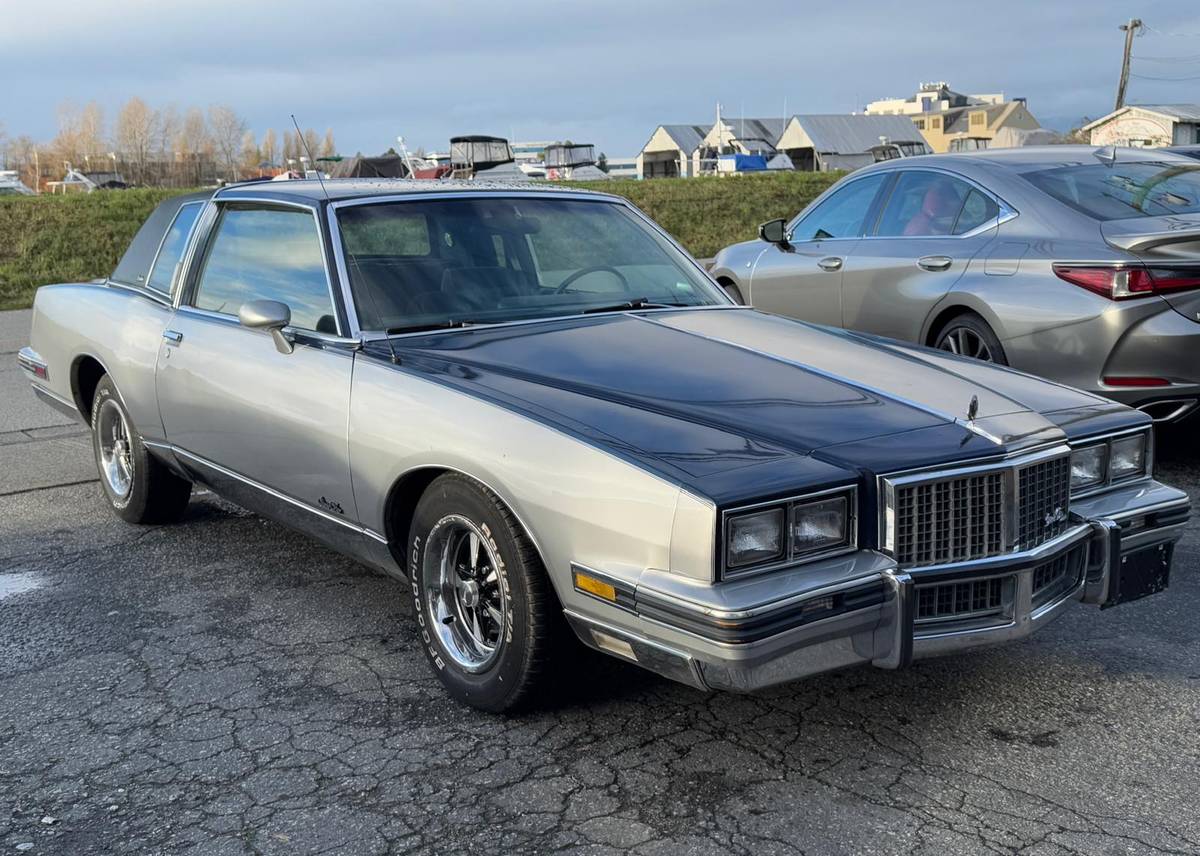 Pontiac-Grand-prix-brougham-1986-2