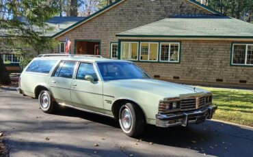 Pontiac-Grand-safari-station-wagon-1979