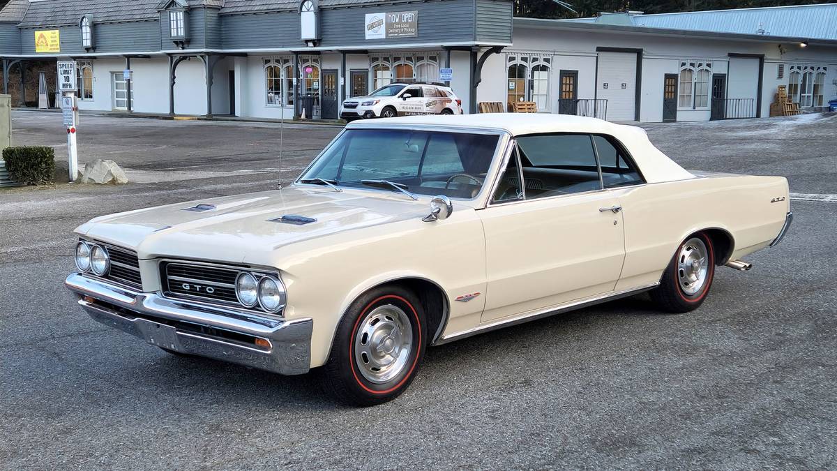 Pontiac-Gto-1964