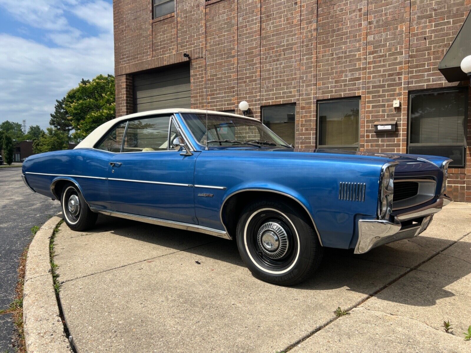 Pontiac-Le-Mans-Coupe-1966-6