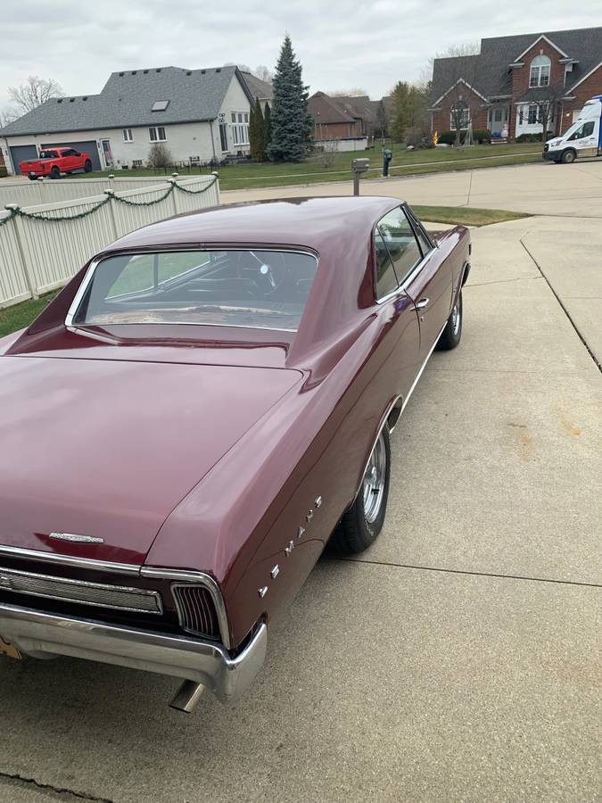 Pontiac-Lemans-1966-10