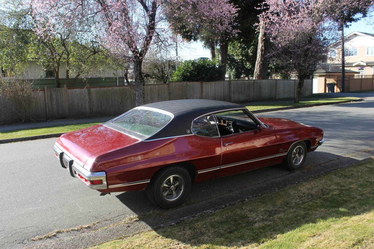 Pontiac-Luxury-lemans-1972-1