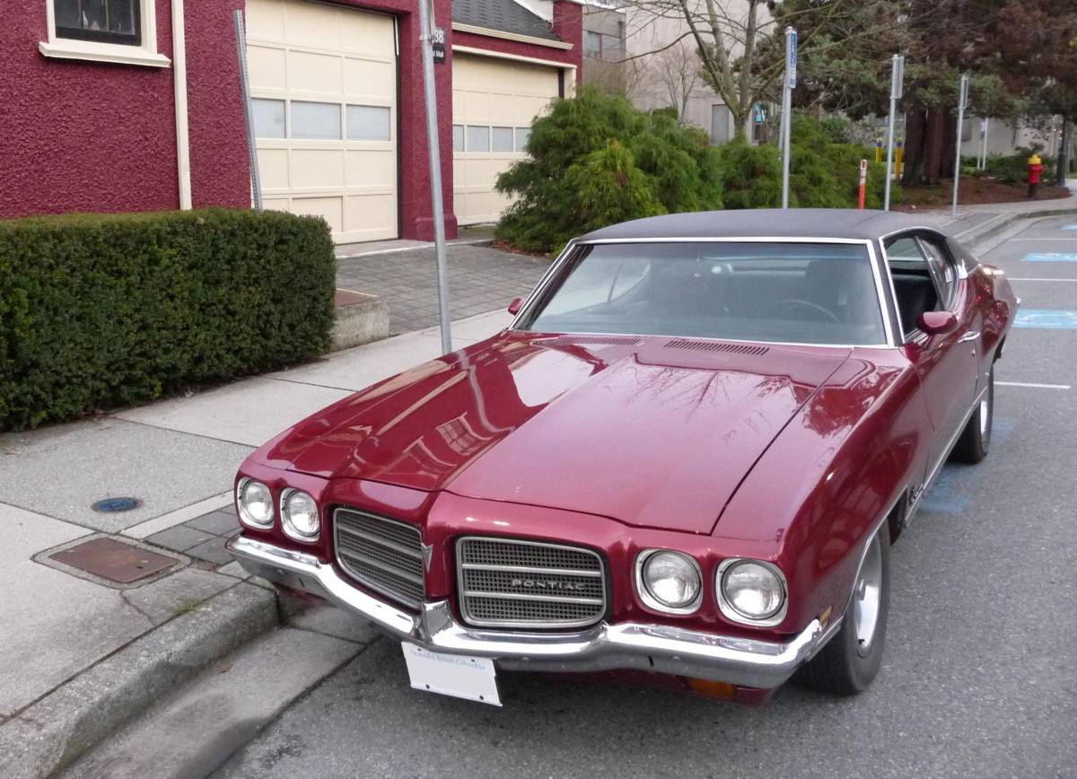 Pontiac-Luxury-lemans-1972-23