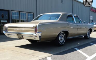 Pontiac-Tempest-Berline-1966-7