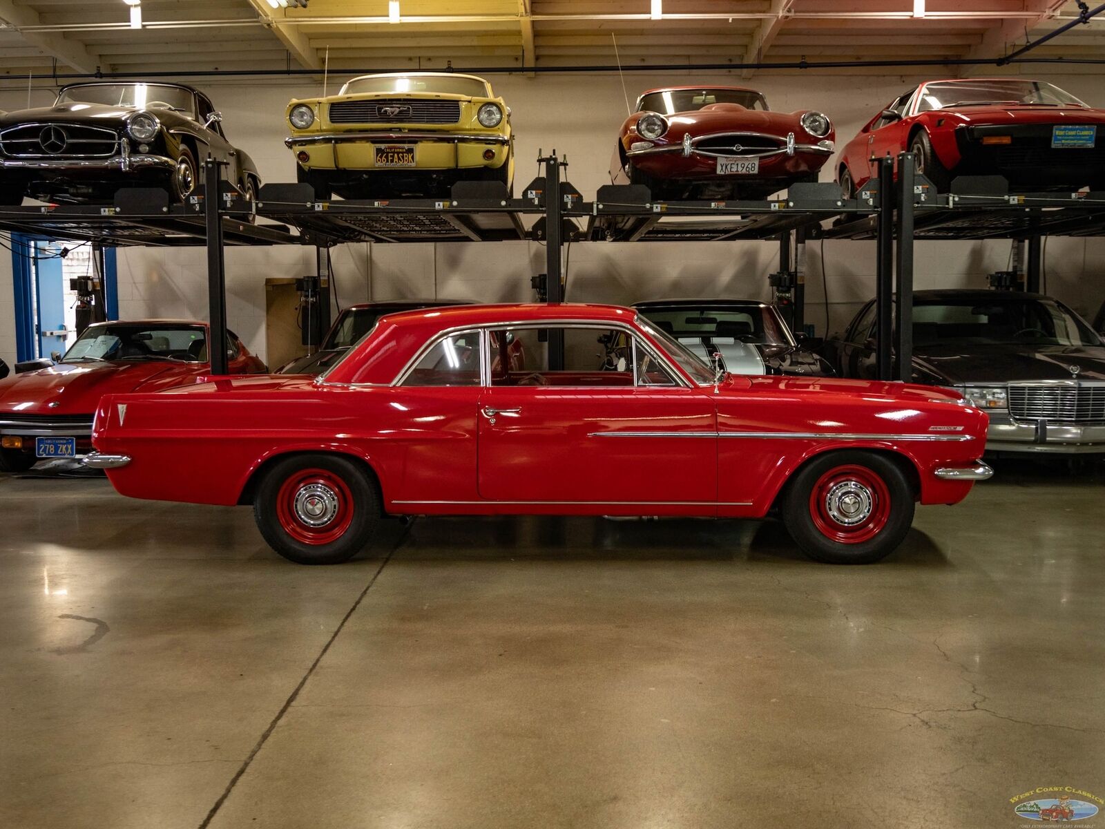 Pontiac-Tempest-Le-Mans-Sport-Coupe-1963-1